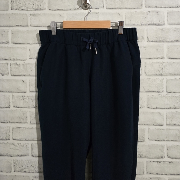 Lululemon On the Fly Jogger Navy size 6 - Picture 4 of 9